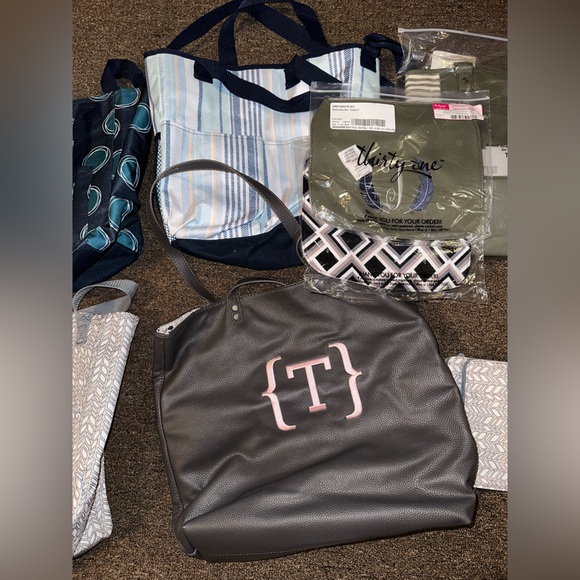 Thirty-one bags - Picture 5 of 6